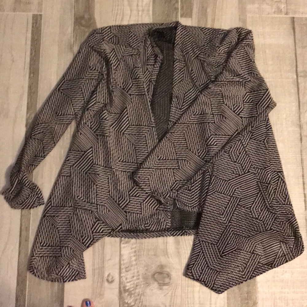 Lightweight tan/brown/black wrap